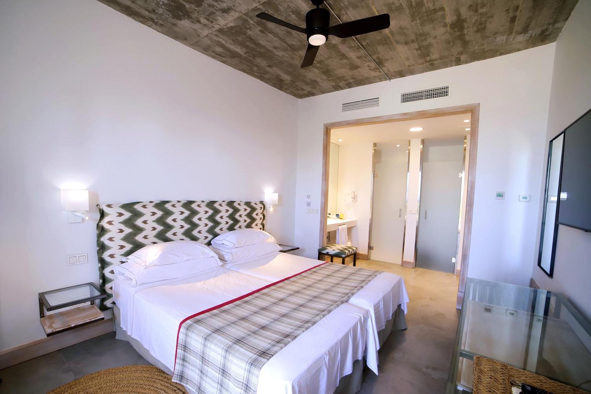 Hacienda El Rosalejo Guest House Villamartin  Bagian luar foto