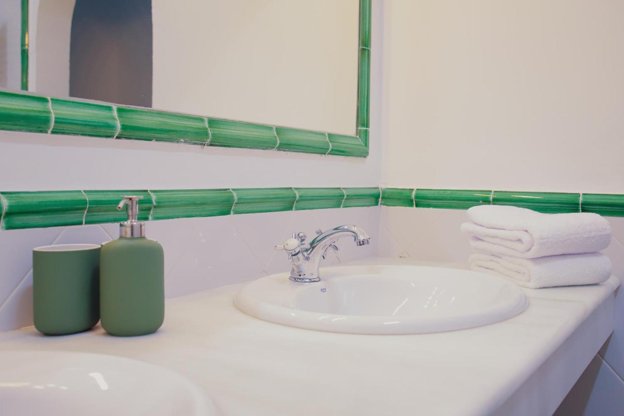 Hacienda El Rosalejo Guest House Villamartin  Bagian luar foto