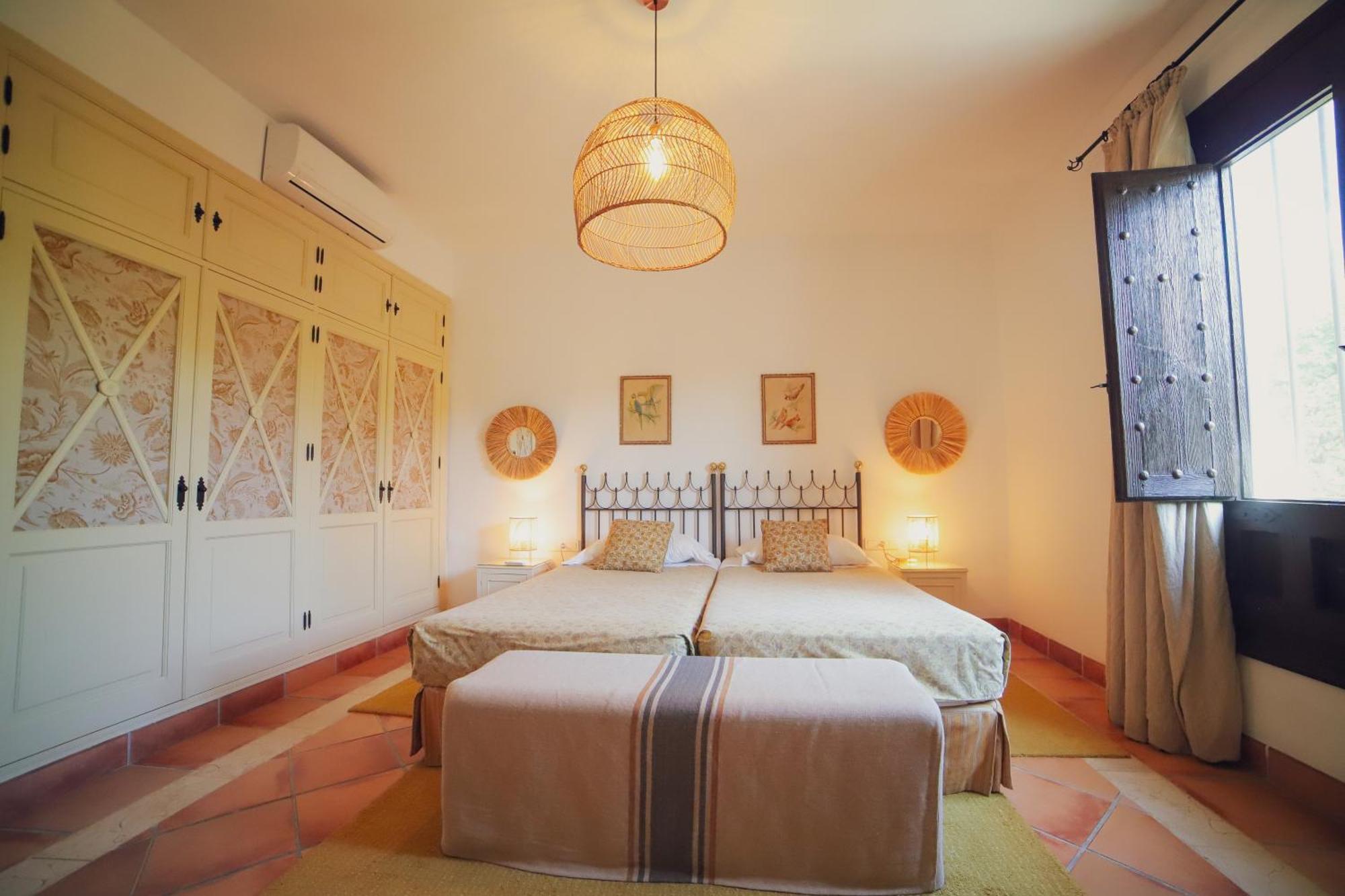 Hacienda El Rosalejo Guest House Villamartin  Bagian luar foto