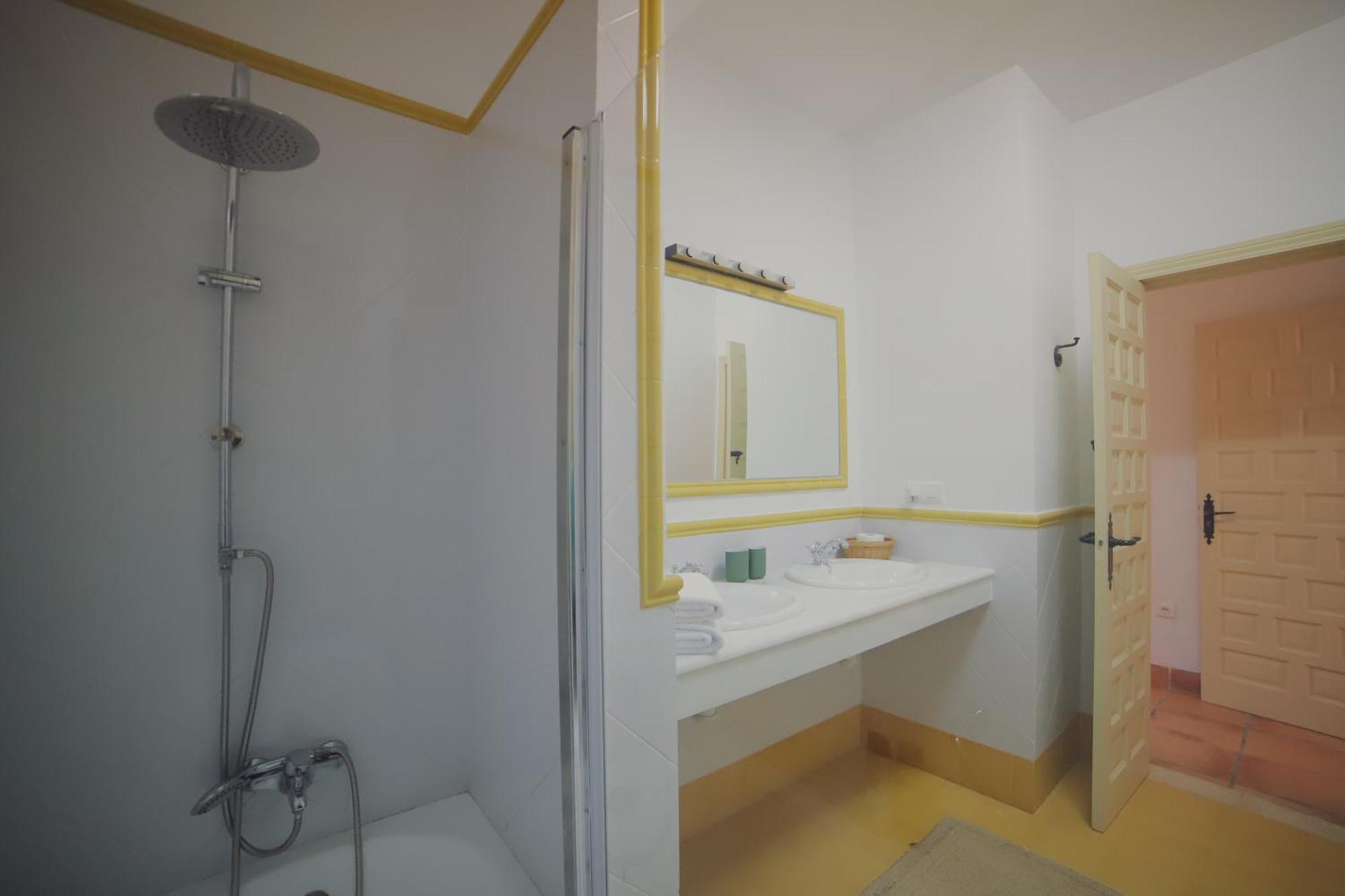 Hacienda El Rosalejo Guest House Villamartin  Bagian luar foto